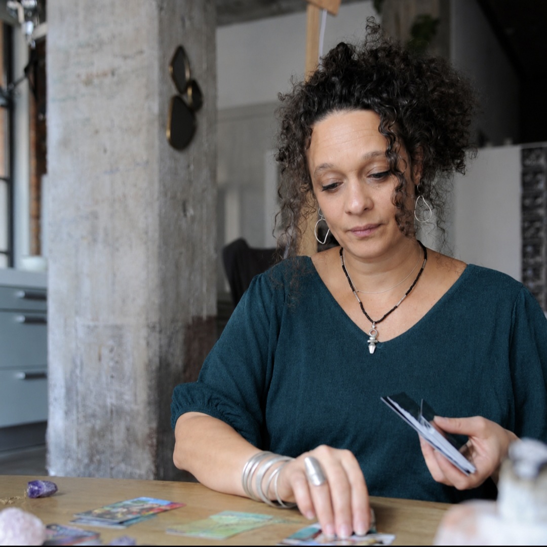 Aileen Valère Gille<br />
Tarologie<br />
Coach<br />
